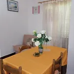 Апартаменты Vedrana *